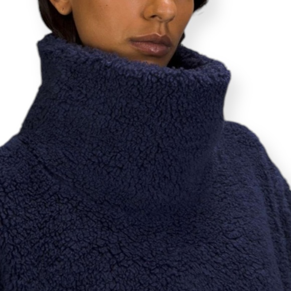 Lululemon • Warmth Restore Long Pullover
Night Sea - Picture 12 of 12